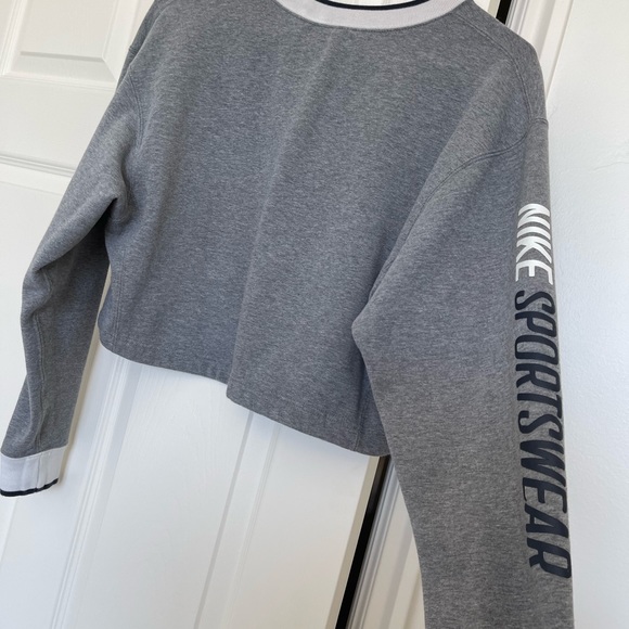 Nike Women’s Cropped Grey Sweatshirt size XS - Picture 3 of 6